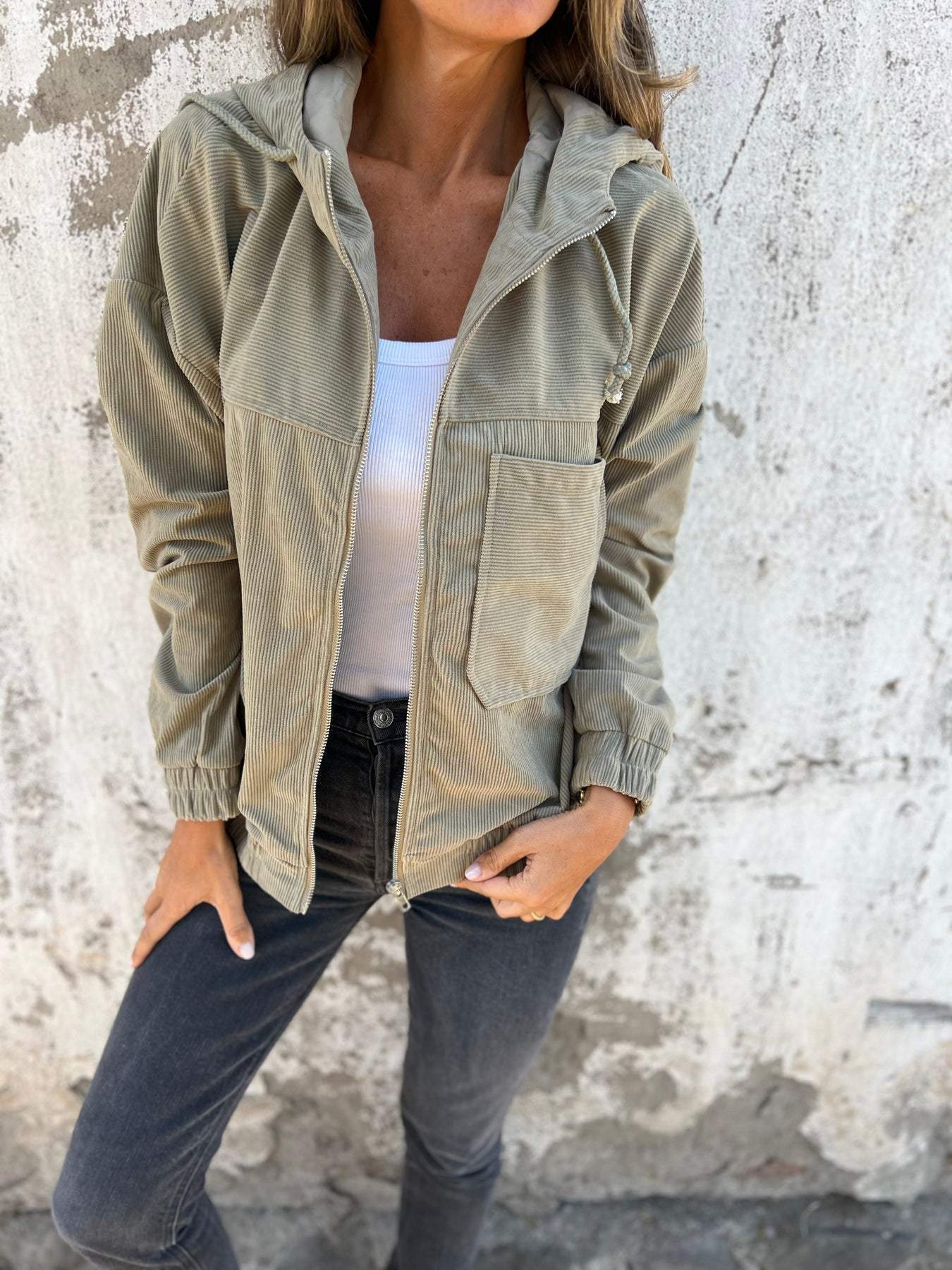 Concetta — Giacca casual da donna con cappuccio e zip