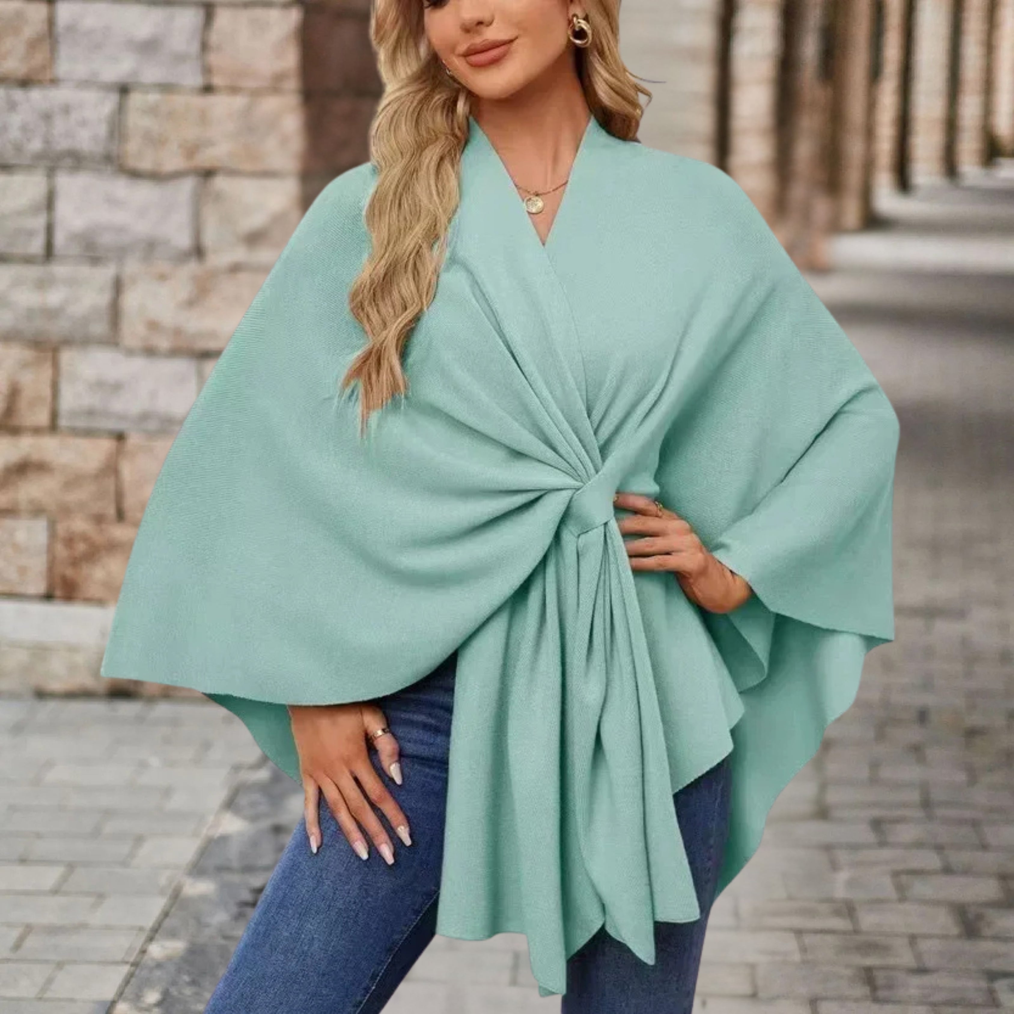 Lia™ — Poncho elegante con nodo frontale