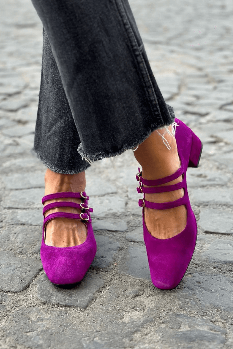 TRIPLE-STRAP PUMPS