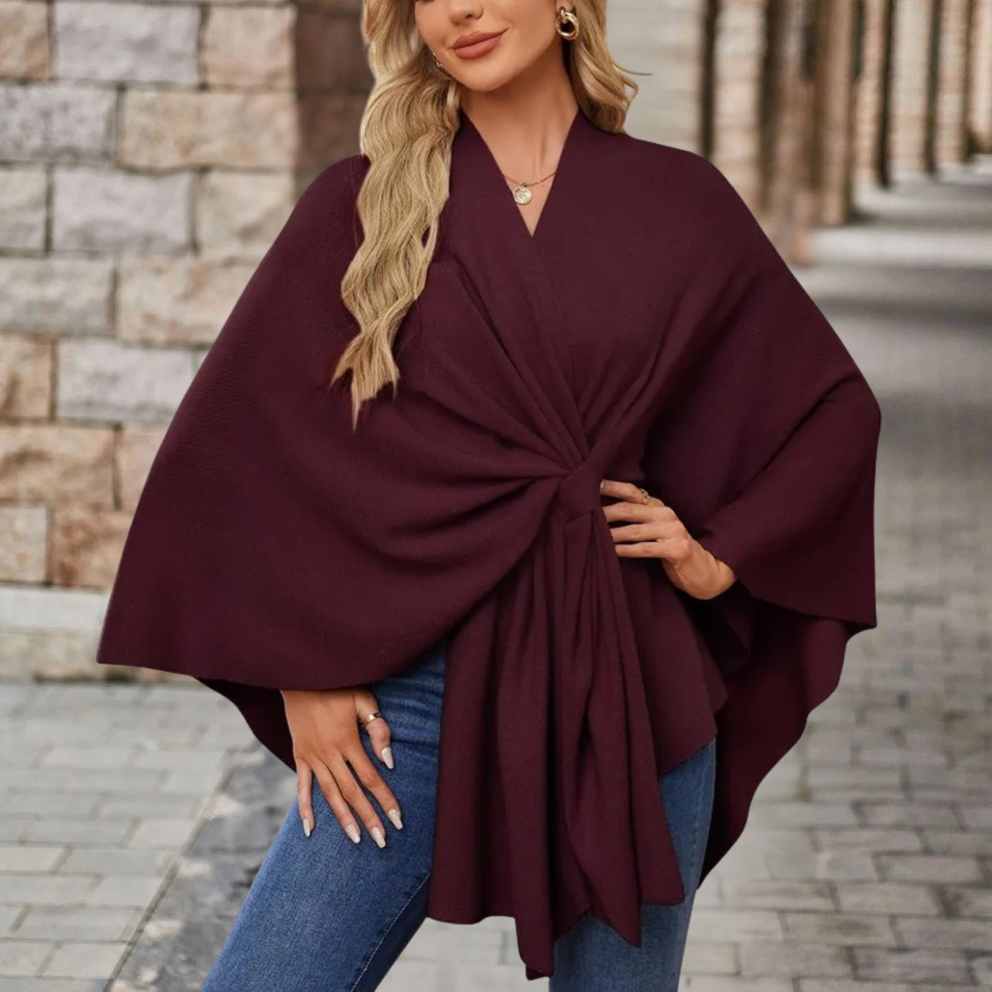 Lia™ — Poncho elegante con nodo frontale