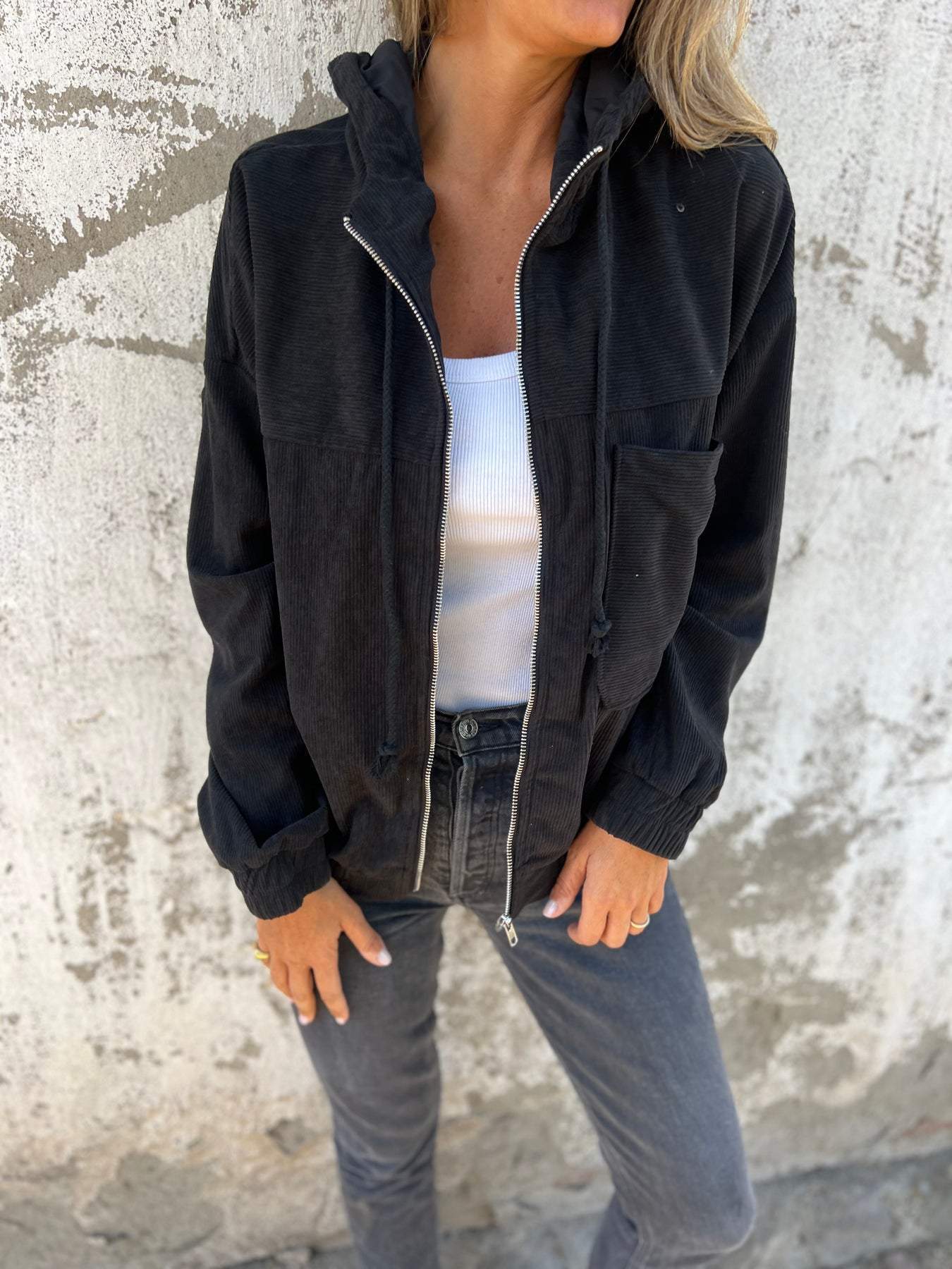 Concetta — Giacca casual da donna con cappuccio e zip