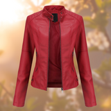Giacca aderente in similpelle rossa – eleganza audace
