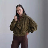 Giacca corta da donna in suede con zip asimmetrica