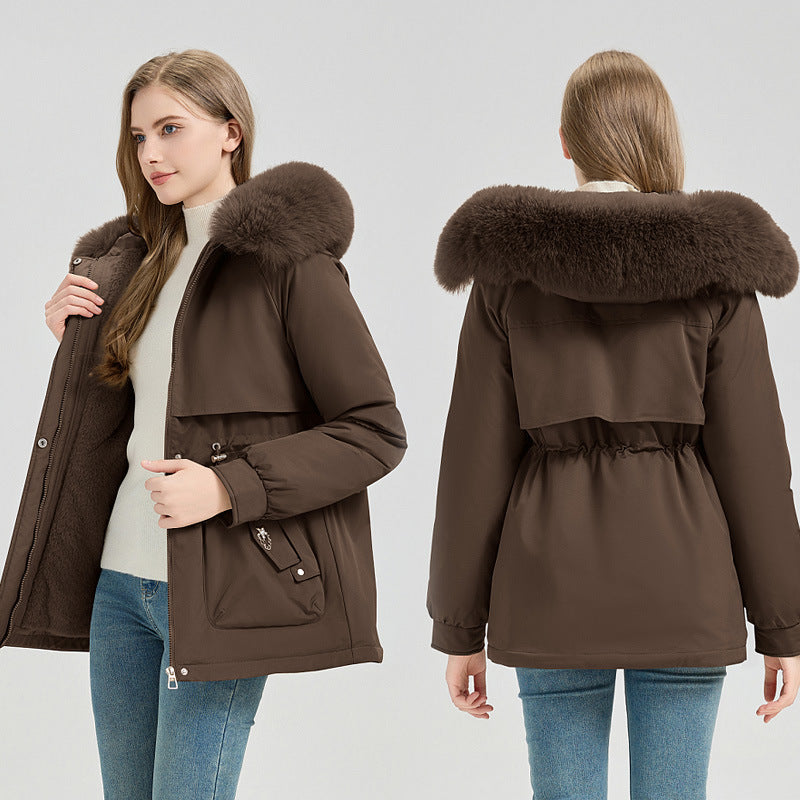Cappotto corto da donna con cappuccio in pelliccia sintetica