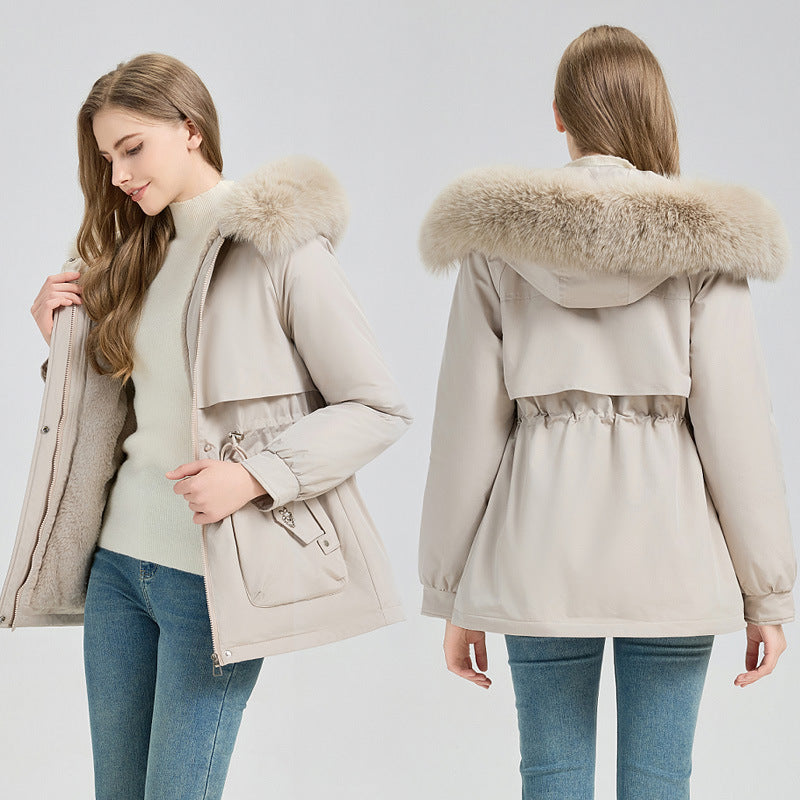 Cappotto corto da donna con cappuccio in pelliccia sintetica