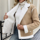 Giacca teddy da donna con revers e tasche