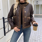 Giacca corta da donna con colletto e tasche applicate