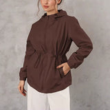 Giacca outdoor da donna con cappuccio regolabile e tasche ampie