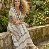 Chantal | Vestido Midi Cruzado de Manga Corta con Escote en V