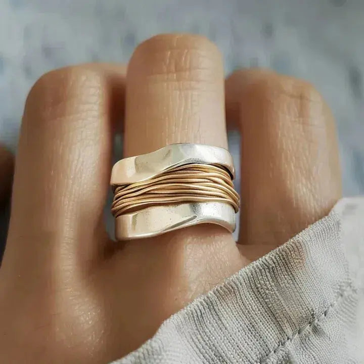 Anello in argento con filo dorato – Immagine 1