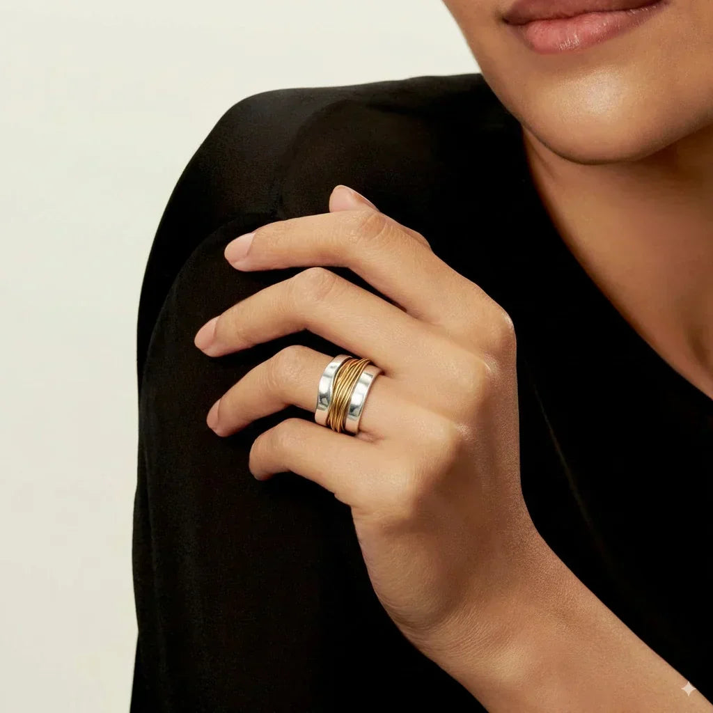 Anello in argento con filo dorato – Immagine 2