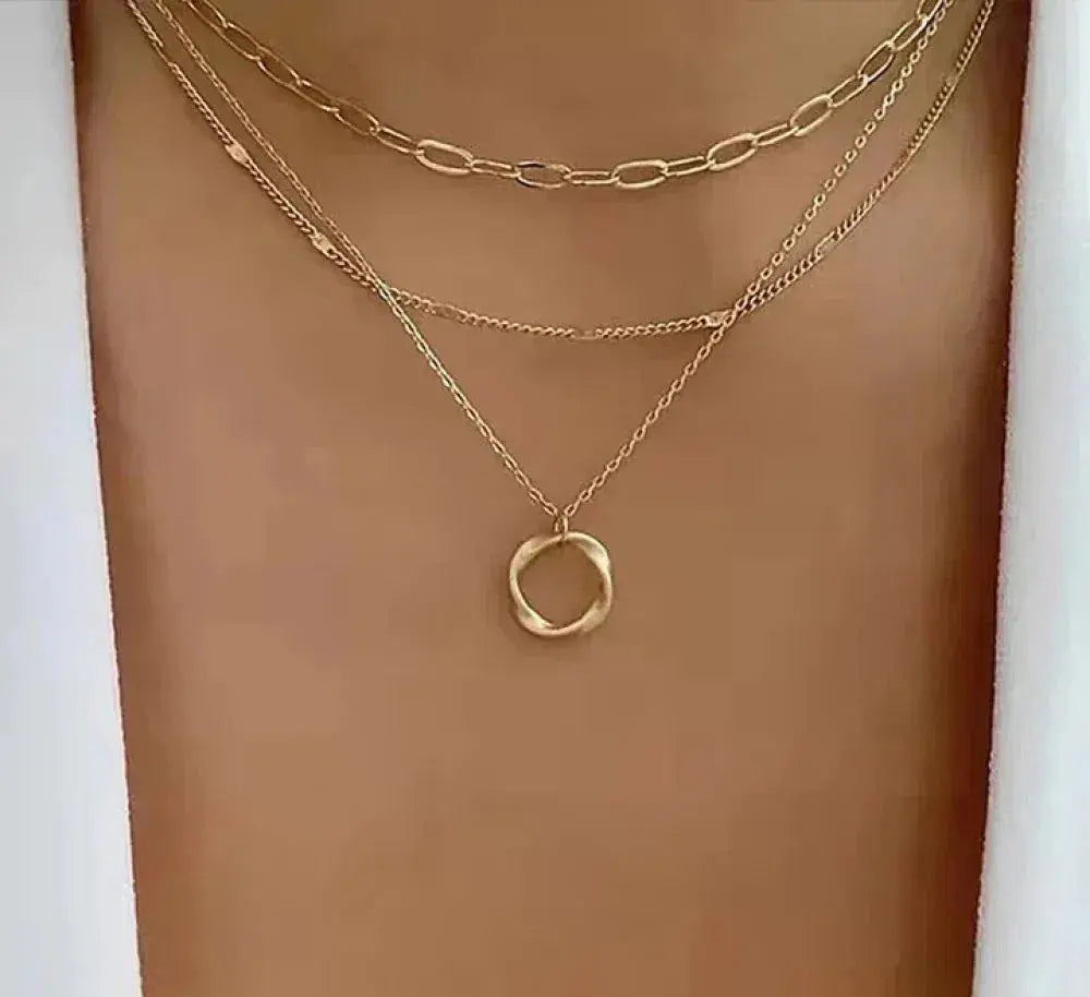 Collana classica dorata a strati con ciondolo – Immagine 1