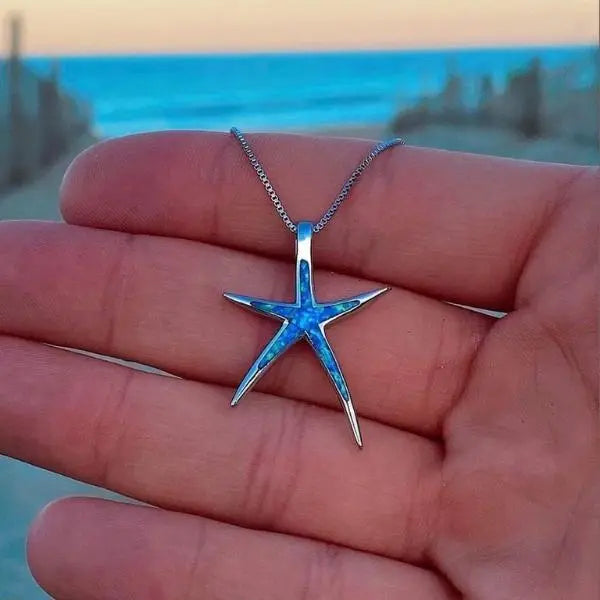 Collana in argento con cavalluccio marino, stelle e opale blu – Immagine 2