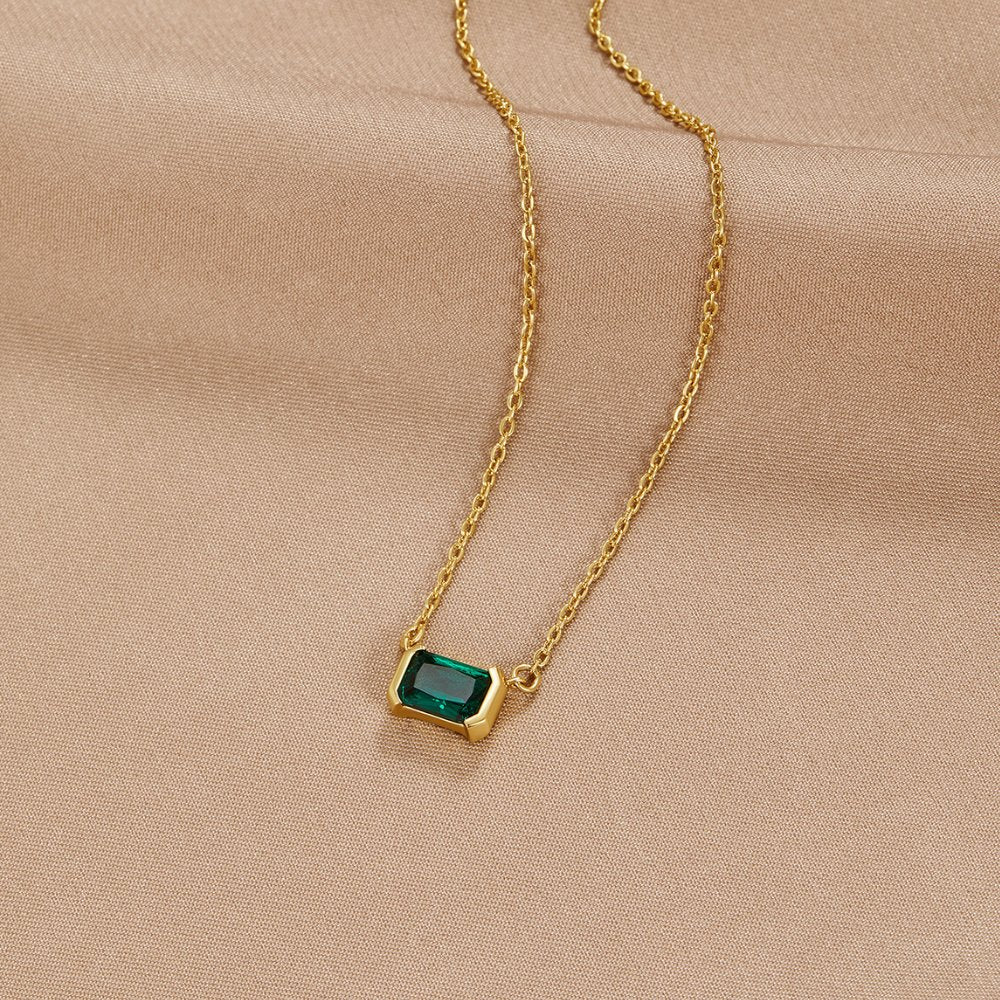 Delicata collana con smeraldo – Immagine 1