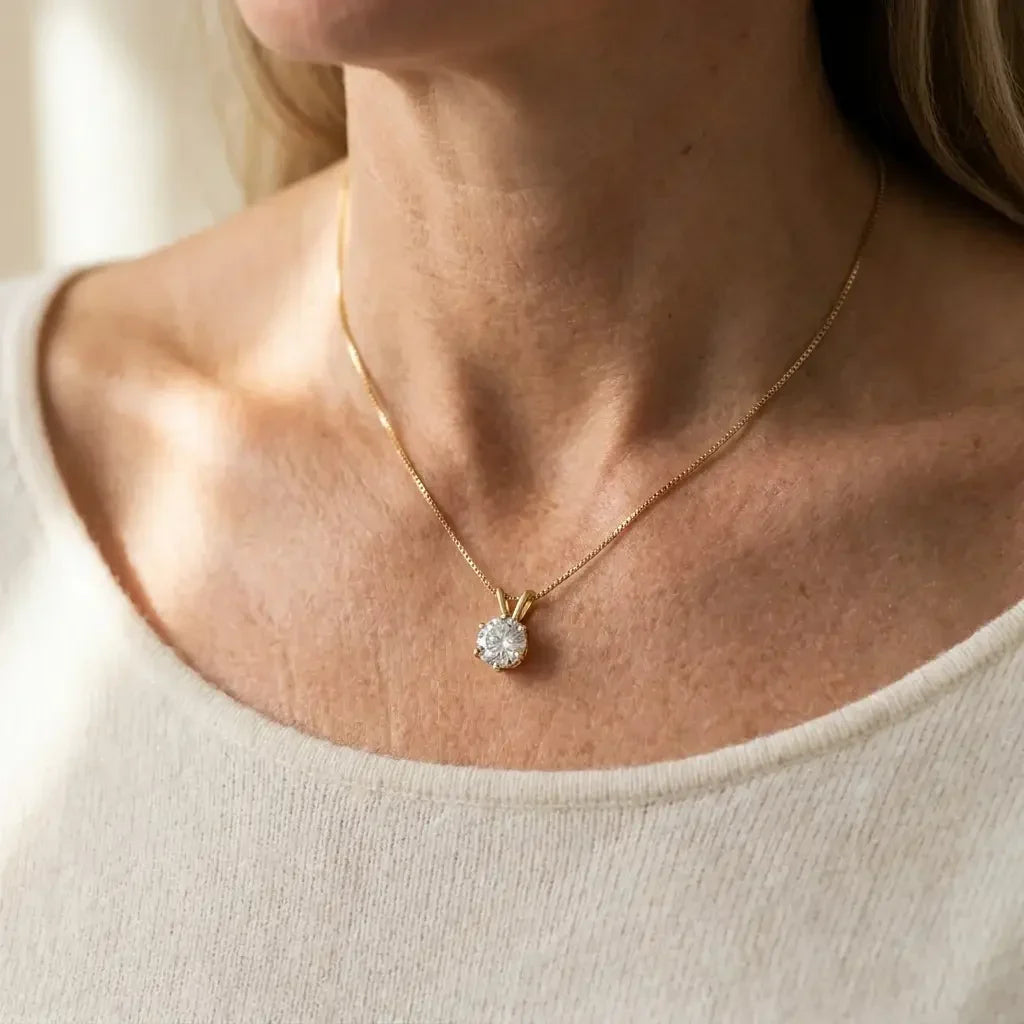 Elegante collana solitario con moissanite – Immagine 1
