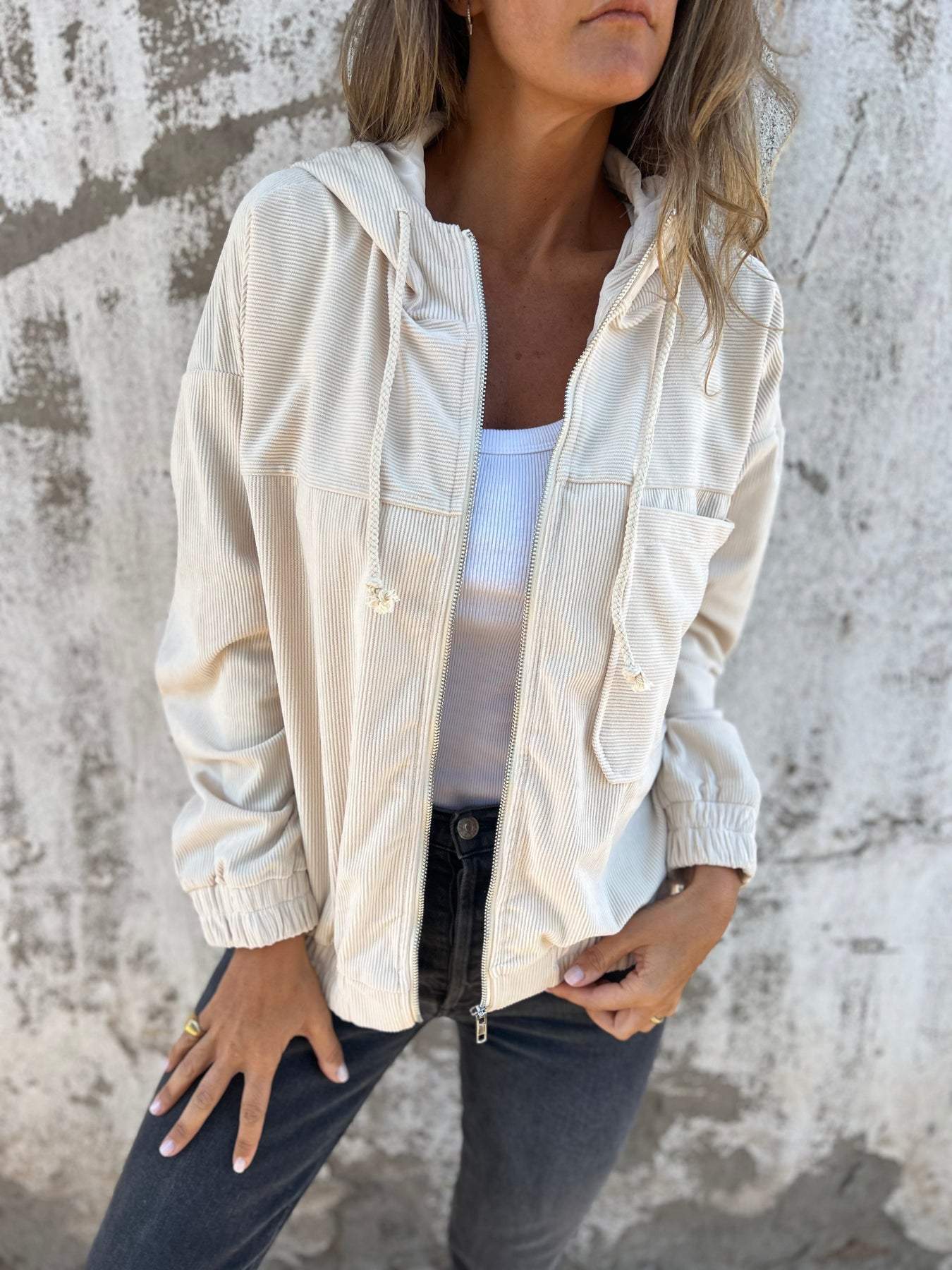 Concetta — Giacca casual da donna con cappuccio e zip