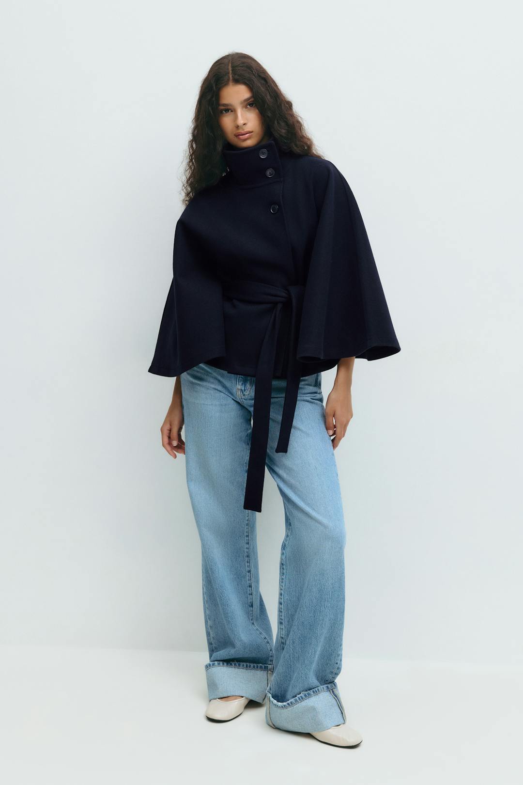 Mantella elegante da donna con cintura