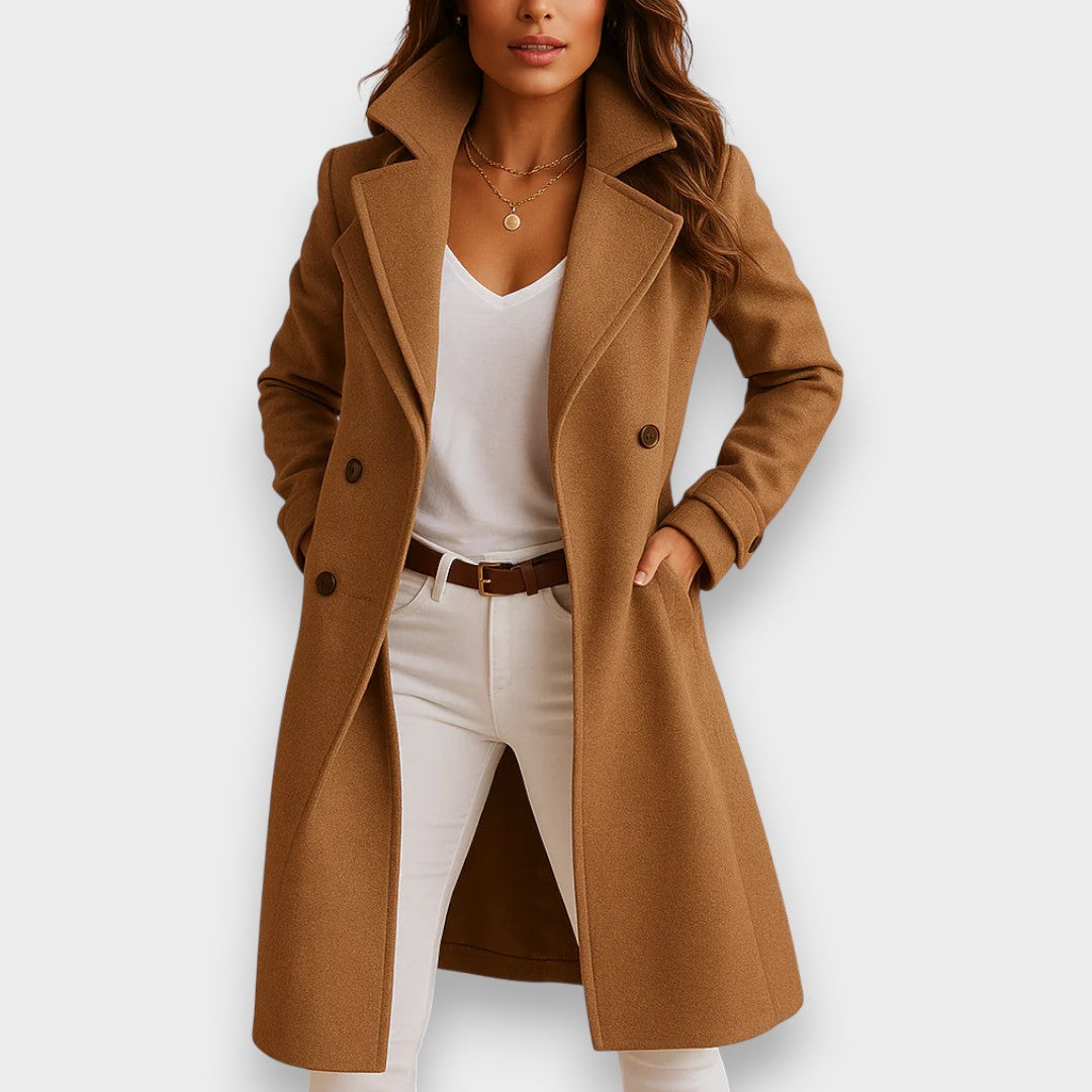 Cappotto da donna con collo a revers e chiusura con bottoni