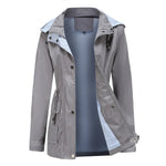 Giacca impermeabile da donna con cappuccio e bottoni