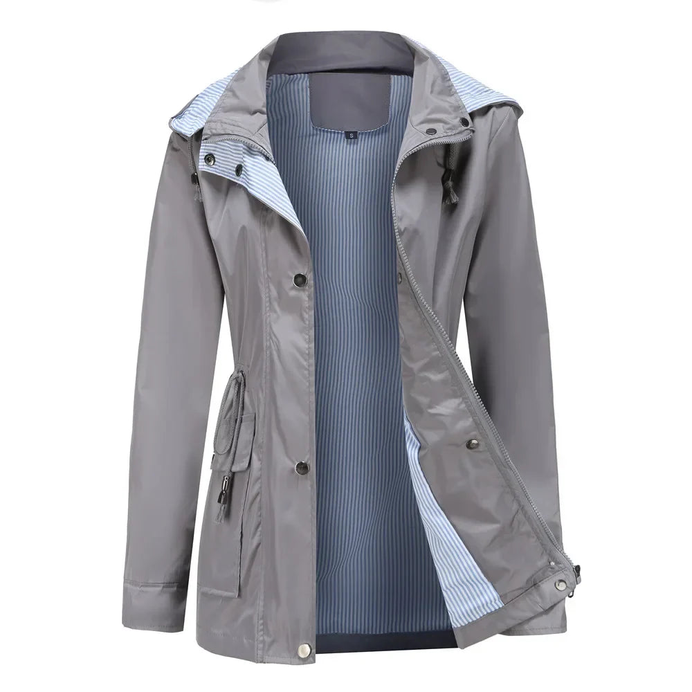 Giacca impermeabile da donna con cappuccio e bottoni