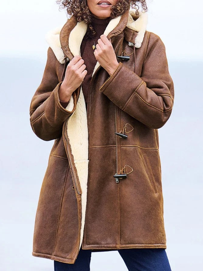 Cappotto da donna con cappuccio e alamari