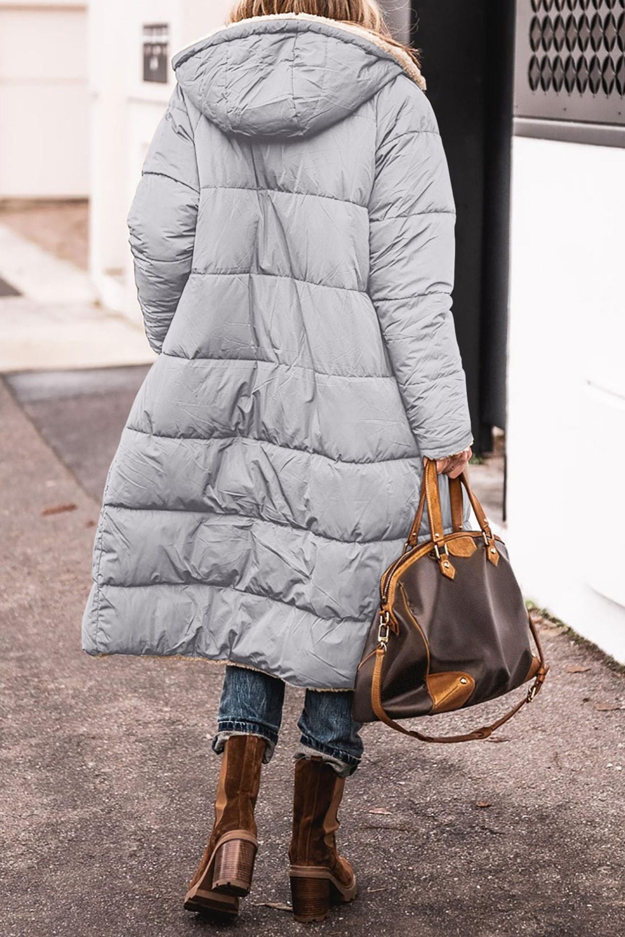 Cappotto lungo trapuntato da donna con cappuccio
