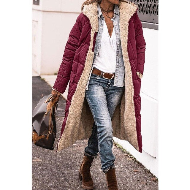 Cappotto lungo trapuntato da donna con cappuccio