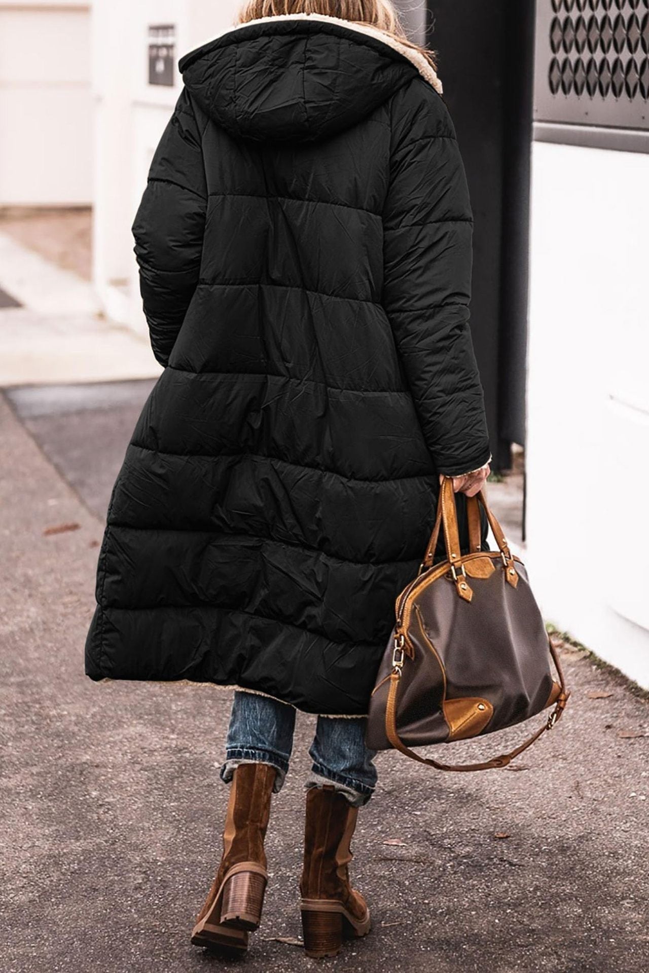 Cappotto lungo trapuntato da donna con cappuccio