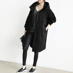 Trench lungo da donna con cappuccio e bottoni
