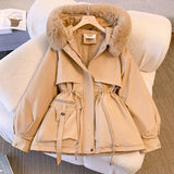 Cappotto invernale da donna con collo in pelliccia