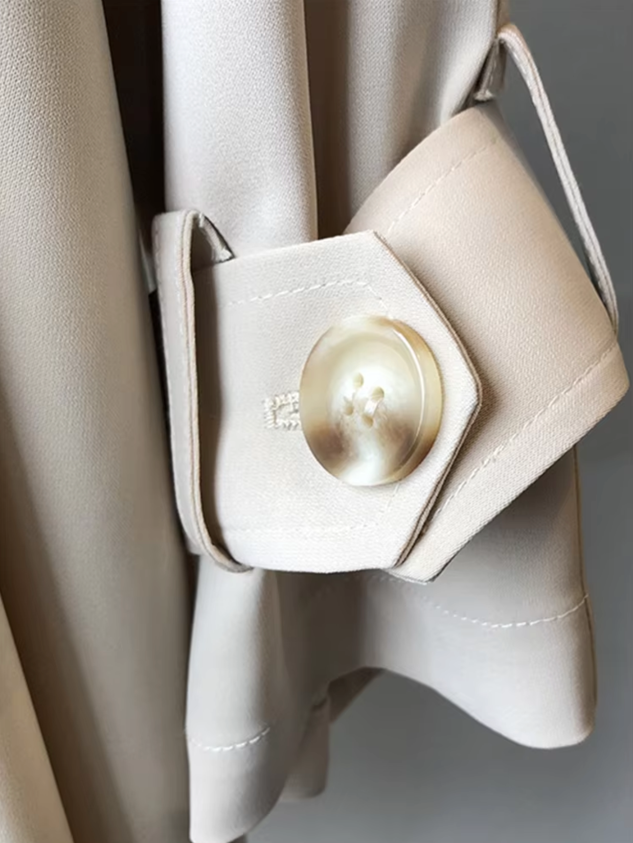 Cappotto trench lungo elegante da donna doppiopetto