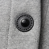 Cappotto da donna con cappuccio e bottoni