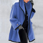 Trench elegante da donna aperto sul davanti