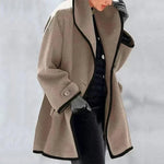 Trench elegante da donna aperto sul davanti