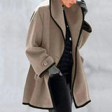 Trench elegante da donna aperto sul davanti