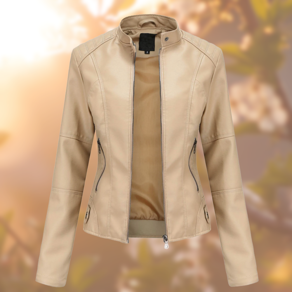 Giacca rossa aderente in similpelle – Eleganza audace