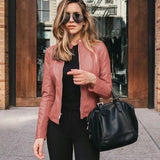 Giubbotto aderente in pelle sintetica – Eleganza audace per un look rock chic