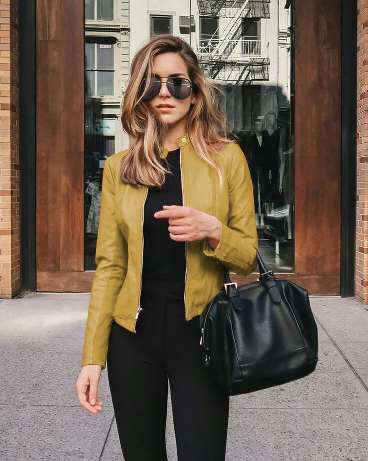 Giubbotto aderente in pelle sintetica – Eleganza audace per un look rock chic