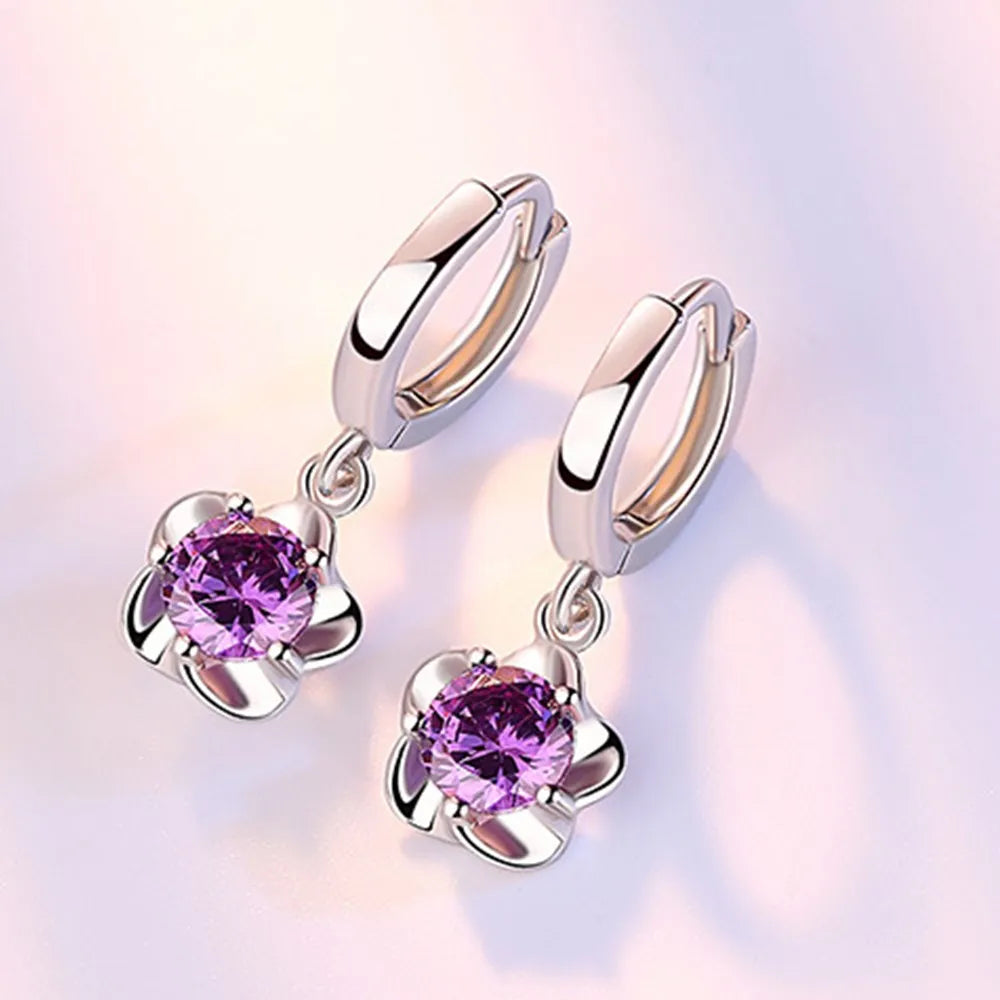 Orecchini argentati con zirconi viola e bianchi – Immagine 2