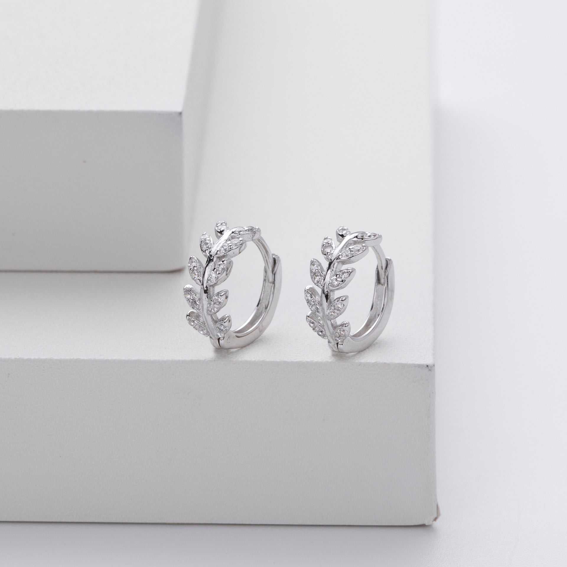 Orecchini in argento a foglia – Immagine 1