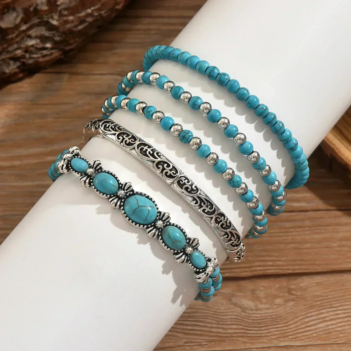 Set di bracciali con perline turchesi – Immagine 4