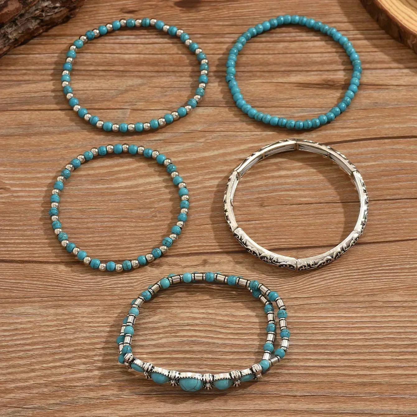 Set di bracciali con perline turchesi – Immagine 5
