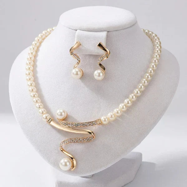 Set di collana e orecchini con perle naturali – Immagine 1