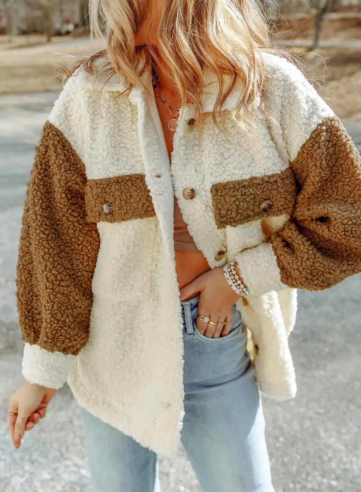 Giacca camicia oversize teddy da donna con bottoni
